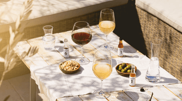 non-alcoholic red and white wine