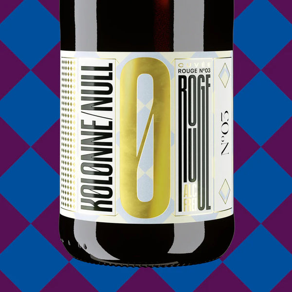 Kolonne Null non-alcoholic Rouge 3 Cabernet Sauvignon Merlot red wine alternative label close up